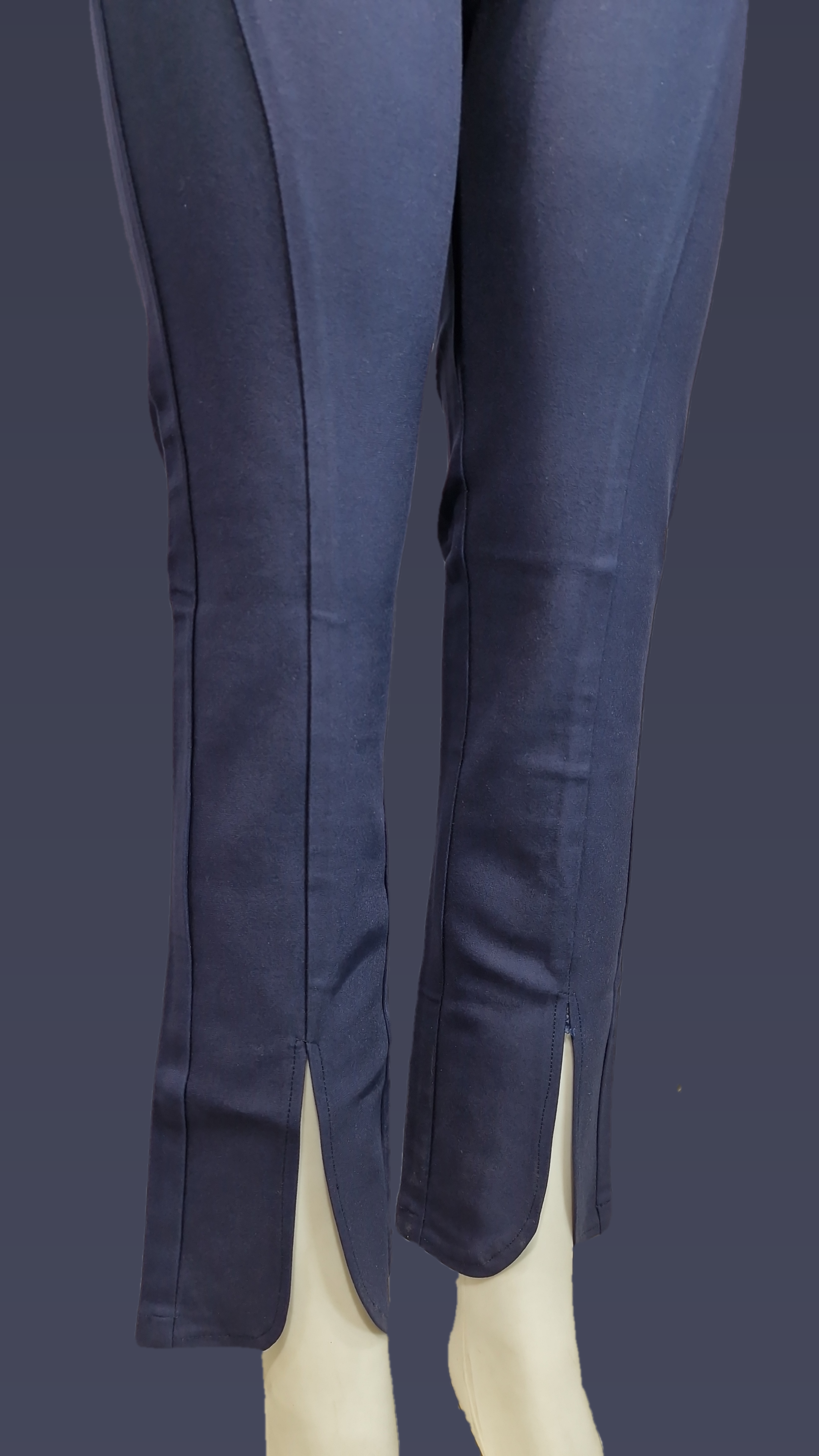 WOO WEARING PANT