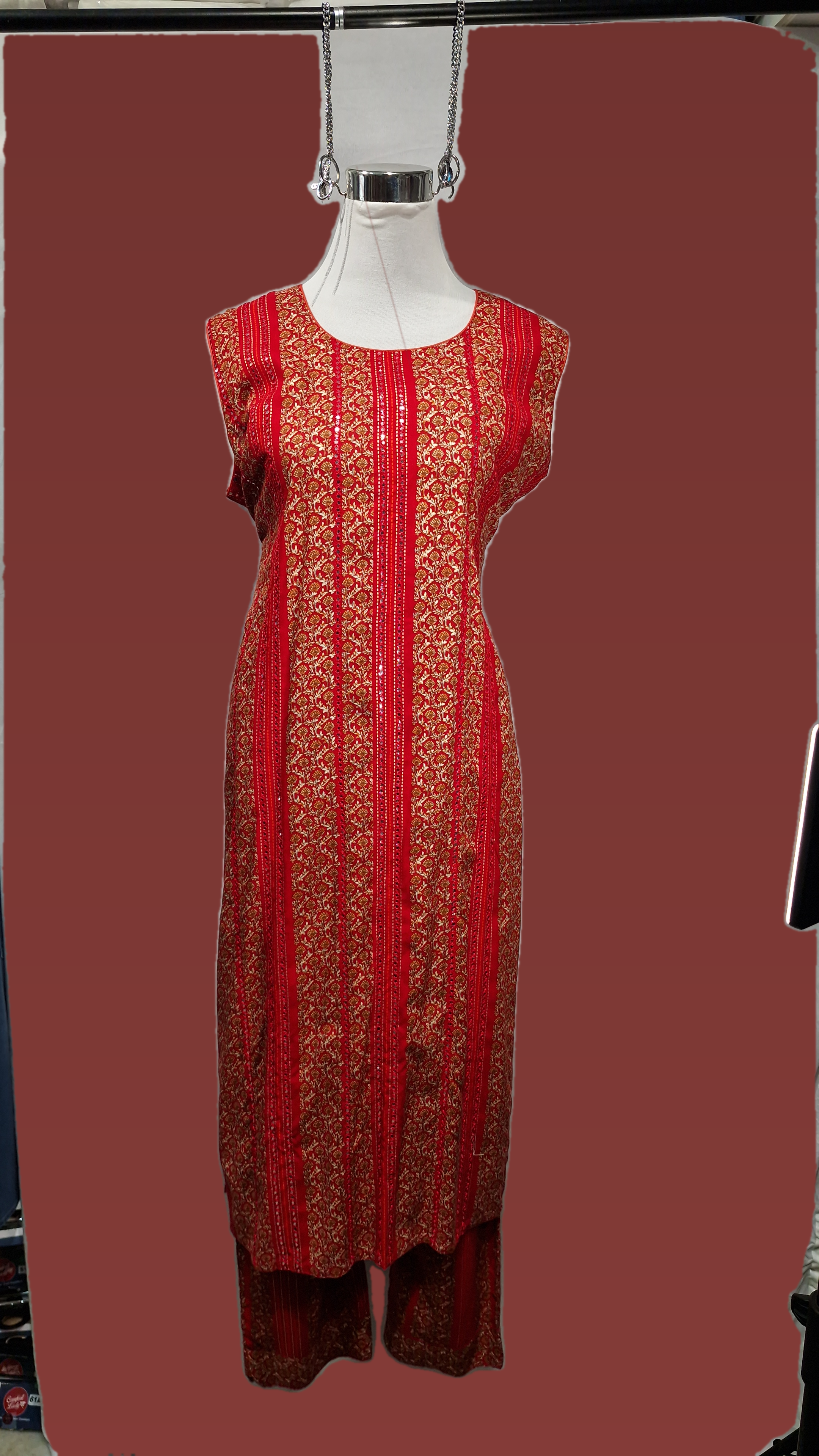 Sleeve Less Sequence Suit