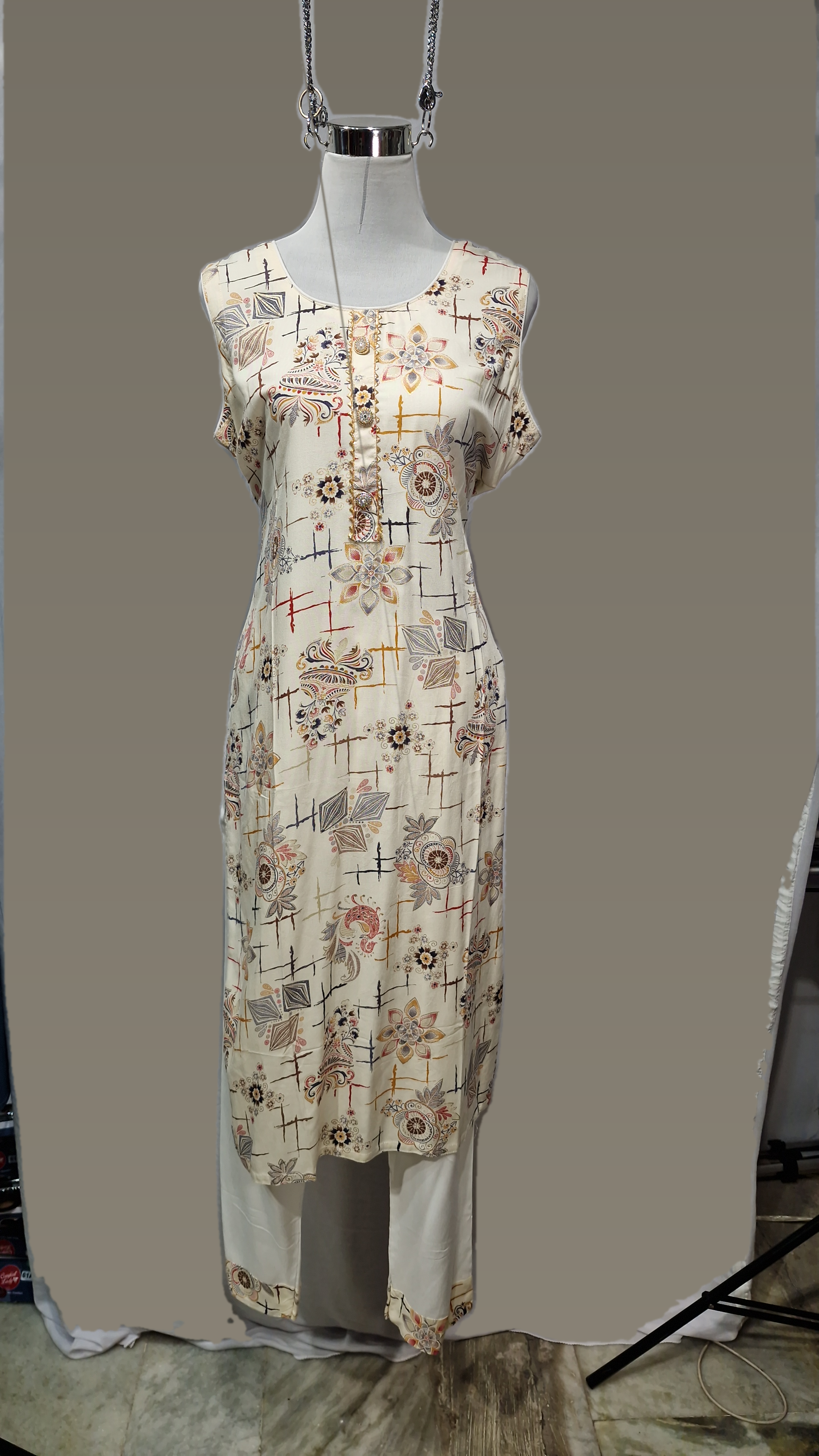 1200 RN Foil work Print Black and Cream Suit