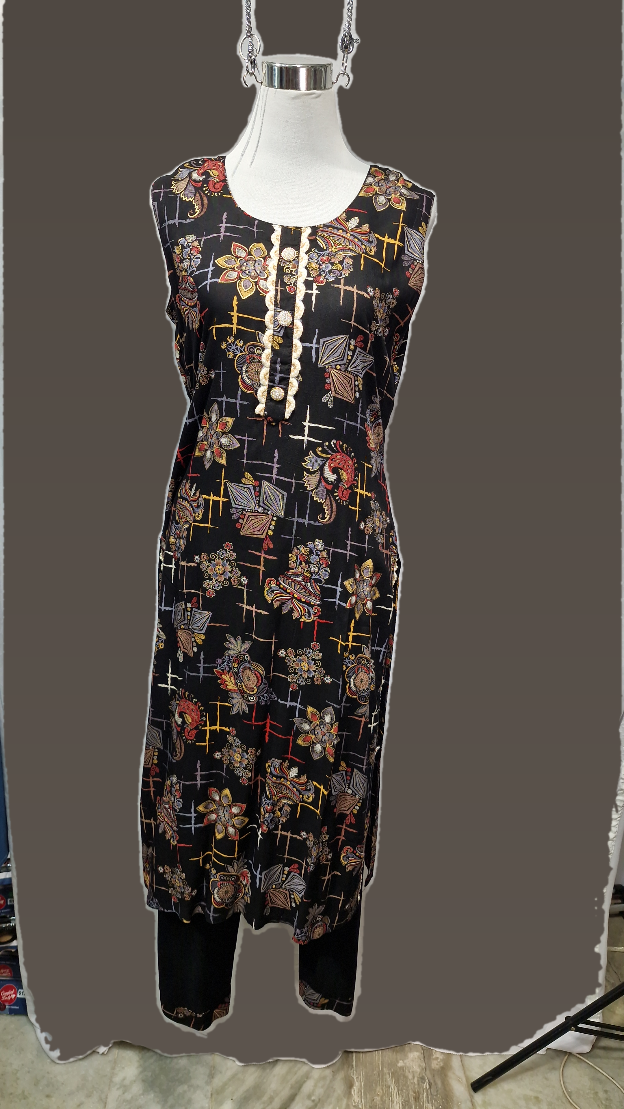 1200 RN Foil work Print Black and Cream Suit