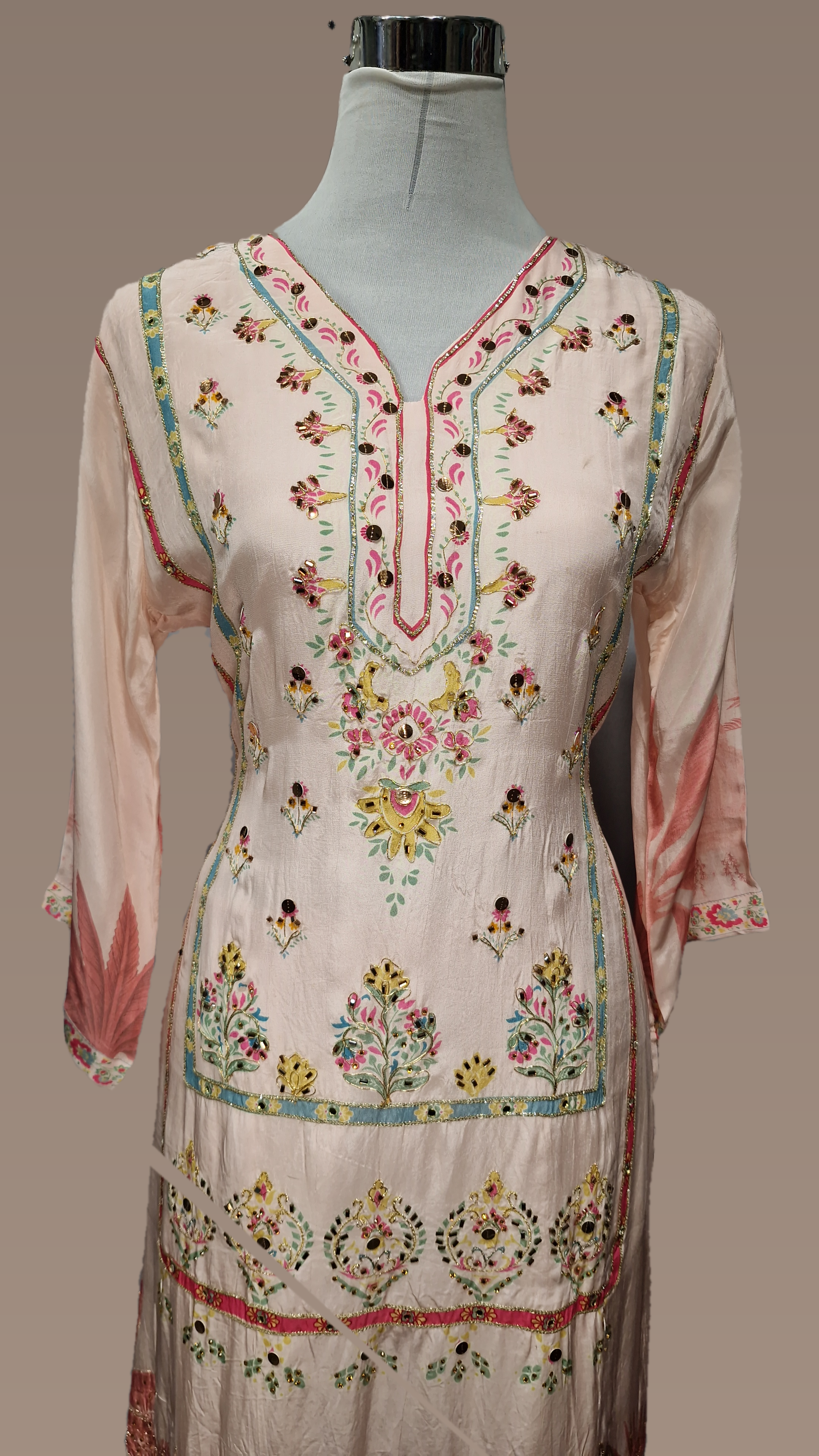 Neekhar BA VN Festive Suit