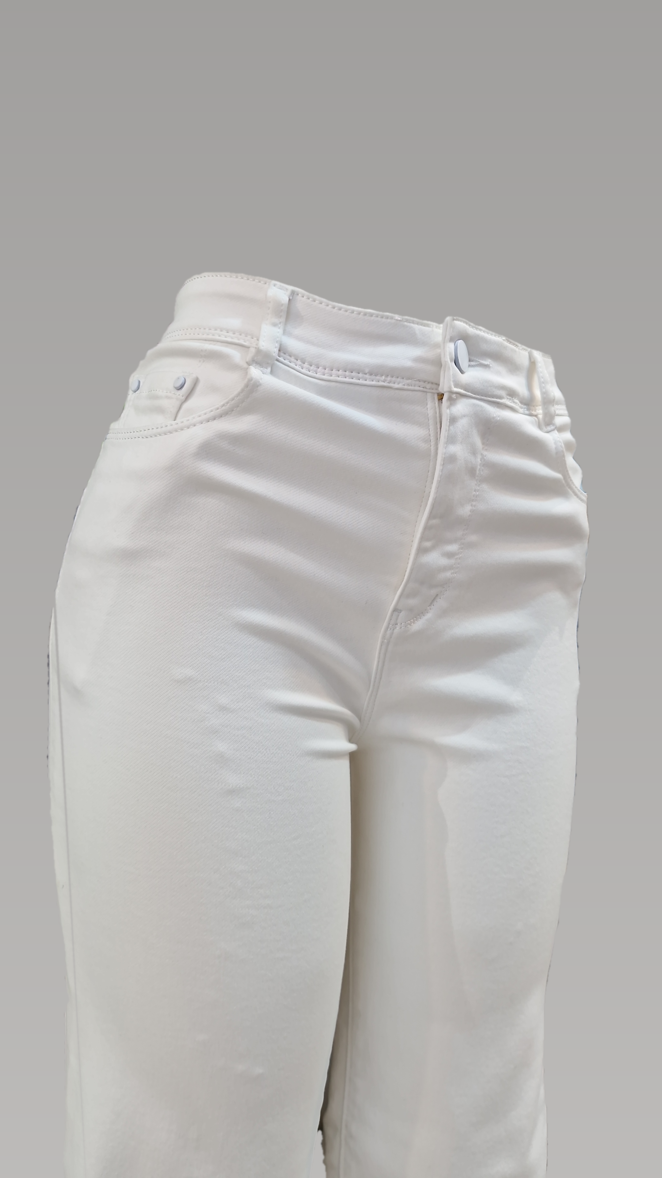 DENIM JEANS White Straight Fit